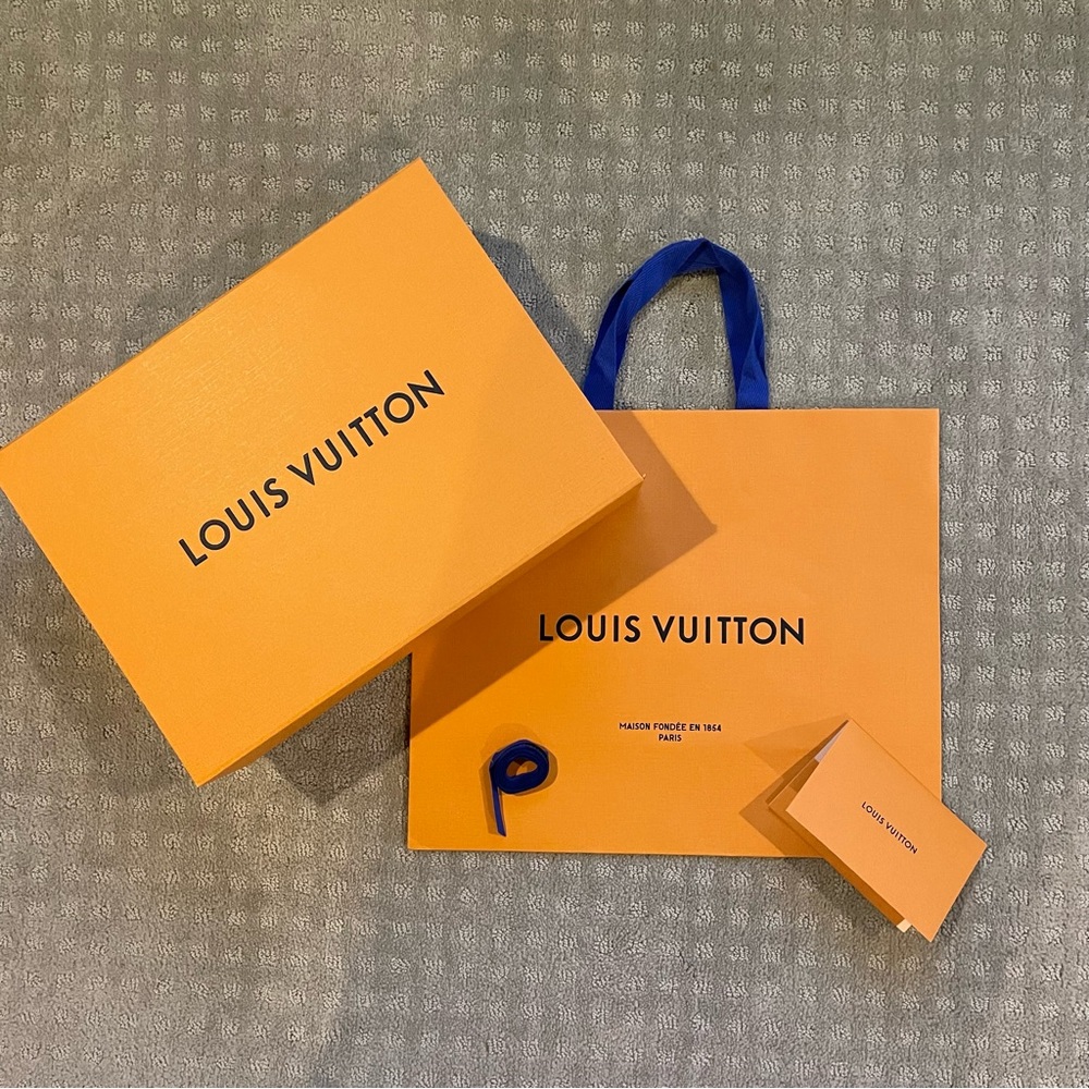 💯 🎁 Authentic LV Gift Box Set - Picture 3 of 6